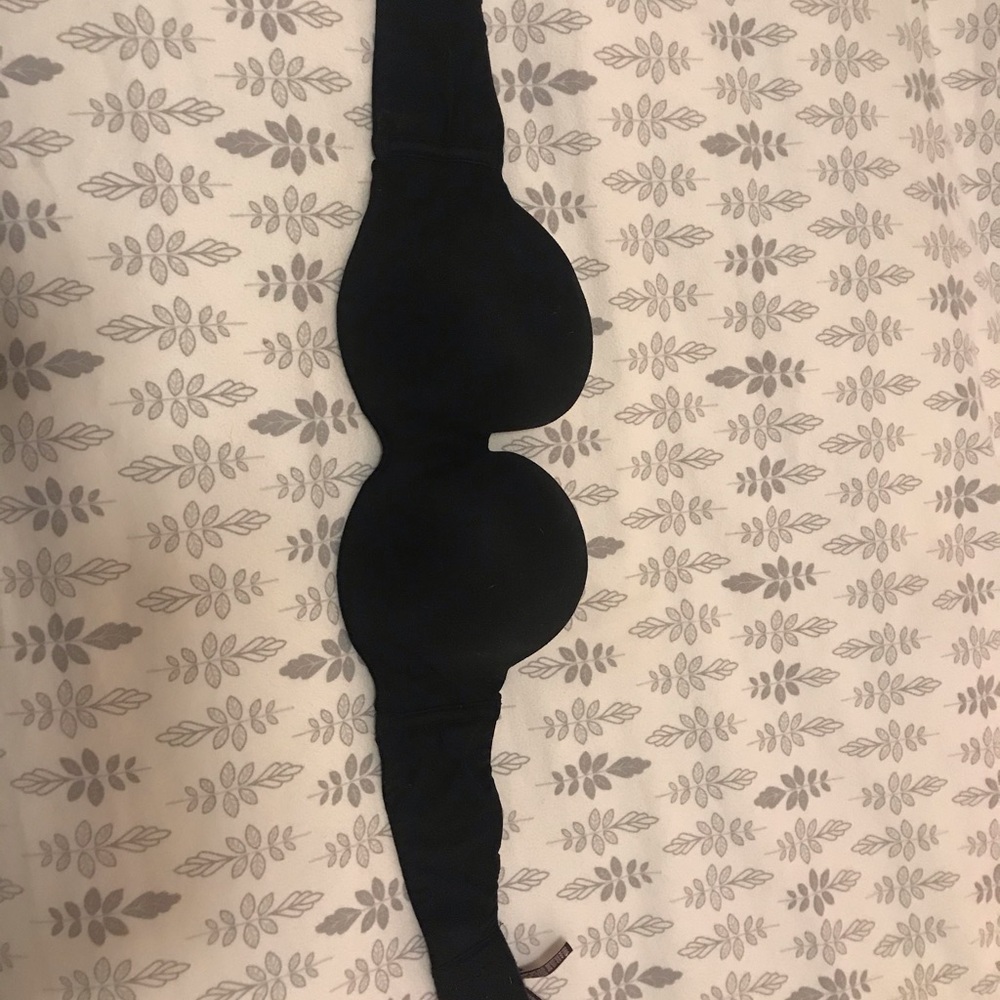 Victoria’s Secret Body by Victoria strapless bra